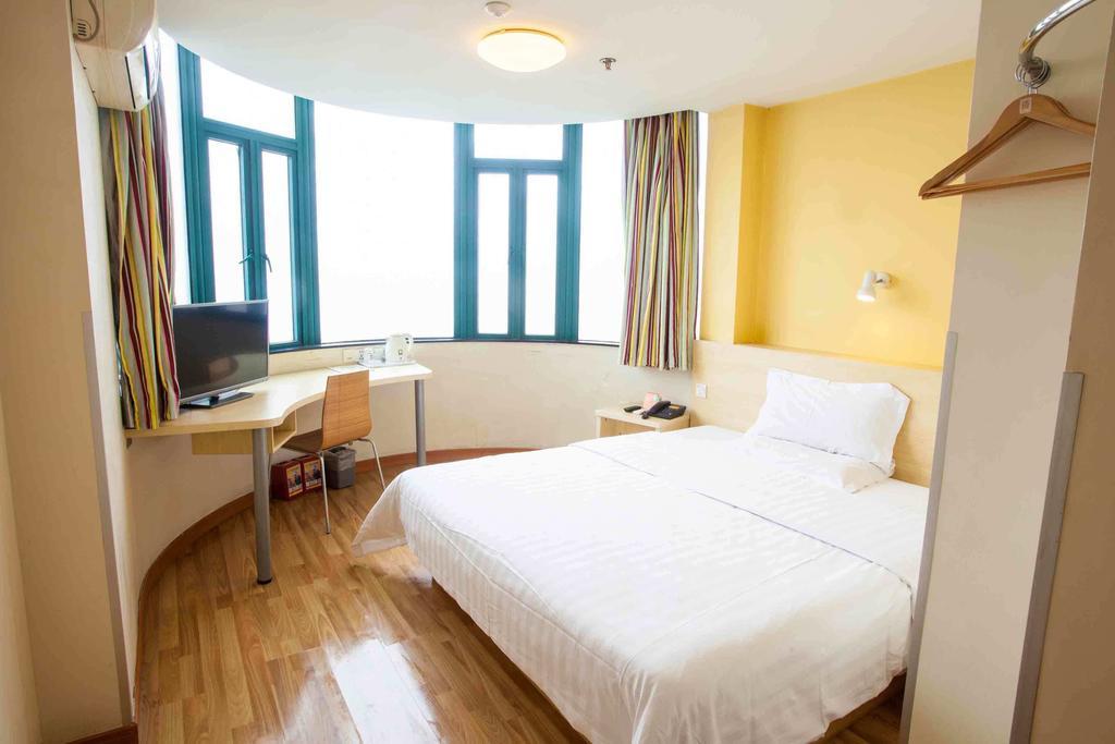 7Days Inn Wuhan Wuchang Train Station Shuoyi Road Subway Station Branch Eksteriør bilde